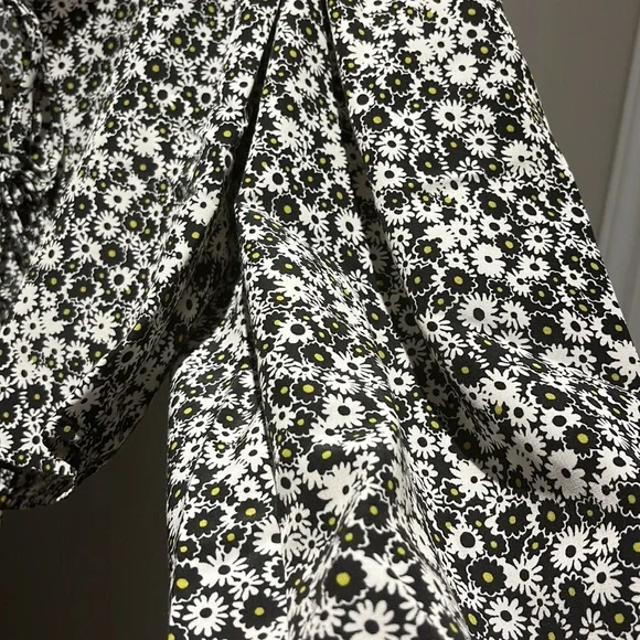 Brand new Levi’s blouse - Picture 6 of 9